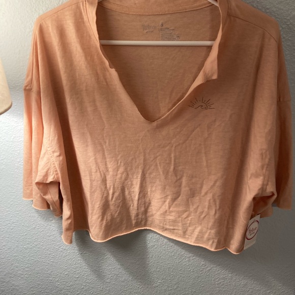NWT Flirtitude Peach Crop Tee - Picture 4 of 9